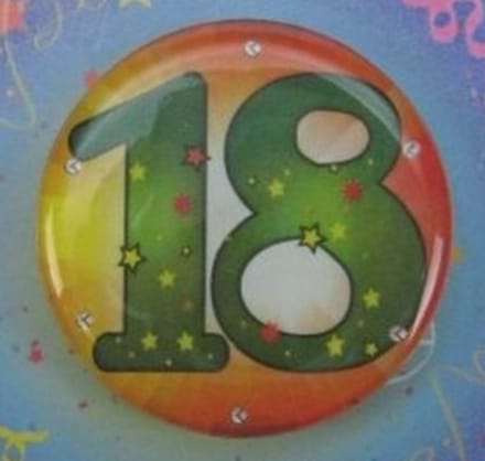 Thema party Button met licht - Leeftijd 18 jaar