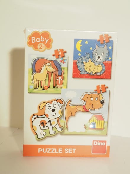 3 puzzeltjes van 3-4en5 stukjes.