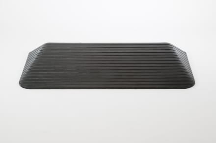 Rubber drempelhulp 7,6 cm met schuine zijvlakken
