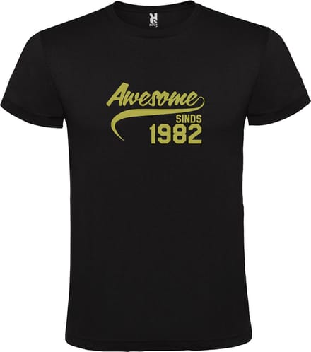 Zwart T-shirt ‘Awesome Sinds 1982’ Goud Maat S