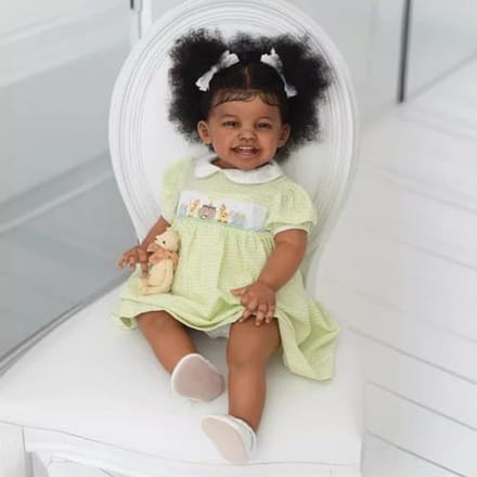 24 Inch Lieve Glimlachende Geworteld Krullend Haar Reborn Baby Pop