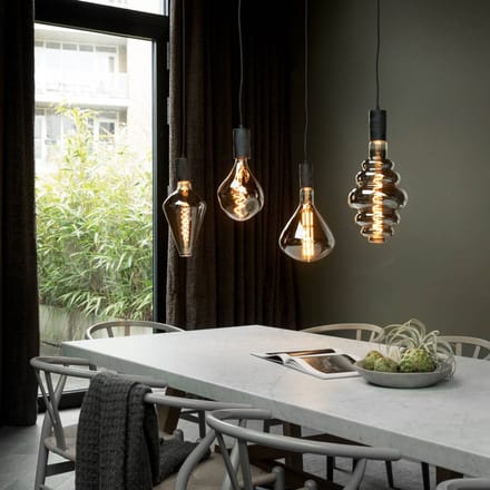 Calex Vienna XXL Titanium - E27 LED Lamp -  Filament Lichtbron Dimbaar - 4W - Warm Wit Licht
