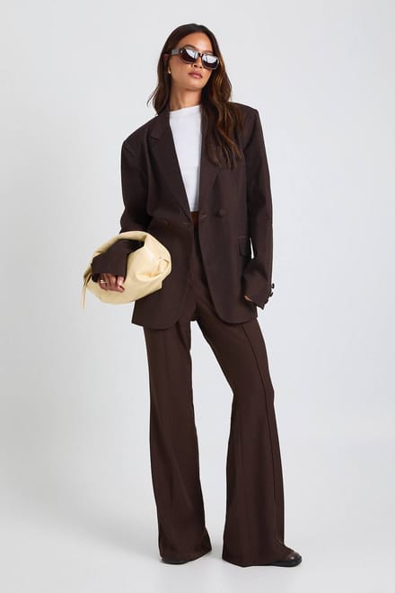 boohoo Dames Lang, dubbelgeknoopte, getailleerde blazer op maat | Chocoladebruin | Maat: 36