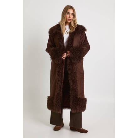 boohoo Dames Namaakbontaccent Namaaksuede Maxi Jas | Chocolate | Maat: 12