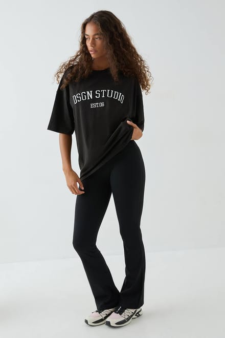 Dames DSGN Studio Applique Oversized T-shirt | Zwart | Maat: 34