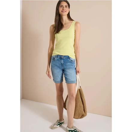 High Waist Slim Leg Shorts in Slim Fit