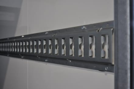 Rails voor ladingzekering 2,5 mm dikte -150 & 250 cm