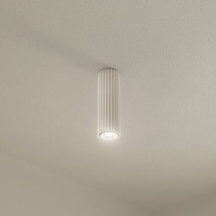 Plafondlamp KARBON 20 geribbelde buisspot van 20 cm - Sollux Lighting - IP20 - Beige aluminium behuizing - 6.5 x 6.5 x 20 cm - 1 x GU10 LED, exclusief lichtbron - Max. 10 W - Minimalistische plafondlamp voor woonkamer, slaapkamer en keuken