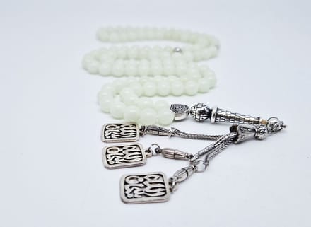 Handgemaakte tesbih "Tasbih" natuursteen "Maan licht" - Aantal kralen 99 - Diameter kralen 8MM - met metaal tassel "Subhan Allah" - Een mooi cadeau-idee