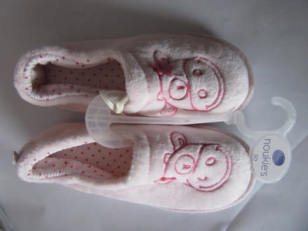 Noukie's - Schoentjes - Pantoffels - Meisje - Roze  Lola - Maat 30