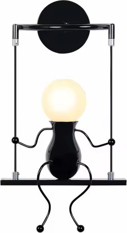 Wandlamp Schommelende pop – Unieke LED Lamp - Grappig Design