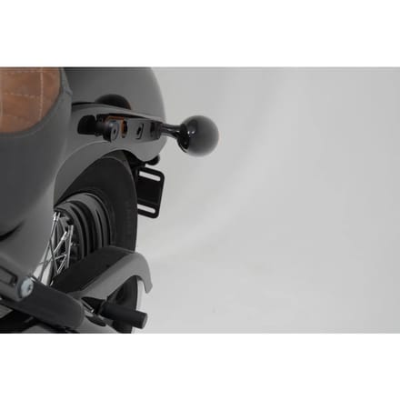 Zijtassenhouder links SW-Motech SLH LH2. Softail StrBob (17-),Standard (20-).