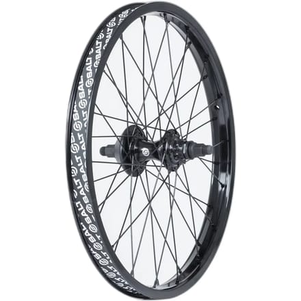 Achterwiel van de fiets met cassette LHD Salt EX