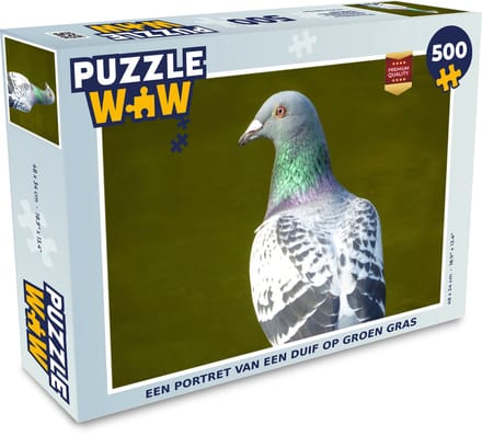 Puzzel Een portret van een duif op groen gras - Legpuzzel - Puzzel 500 stukjes