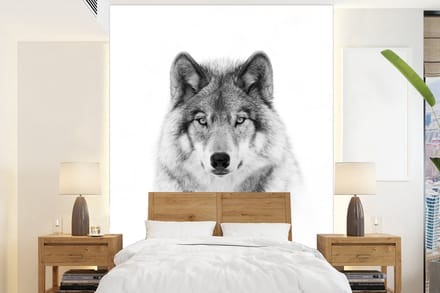 Behang - Fotobehang Wolf - Dieren - Portret - Wit - Breedte 165 cm x hoogte 220 cm