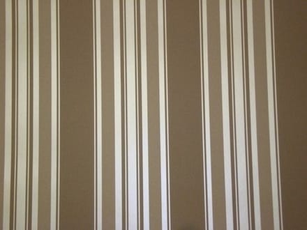STREPEN BEHANG BRUIN CREME 6809-4