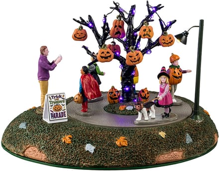 Spooky Town - Trick or Treaters Parade