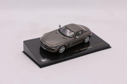 Mercedes-Benz SLS AMG 2010 - 1:43 - IXO Models