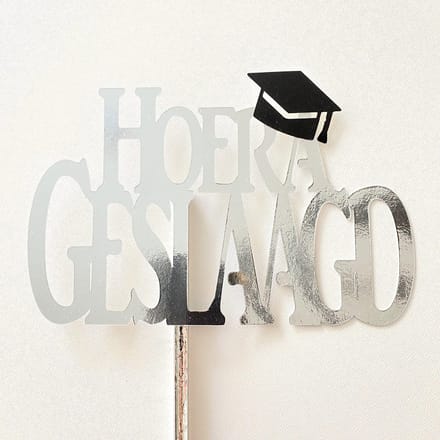 Taarttopper | Taart topper | Geslaagd | Diploma | Zilver Glans | 14 cm | karton