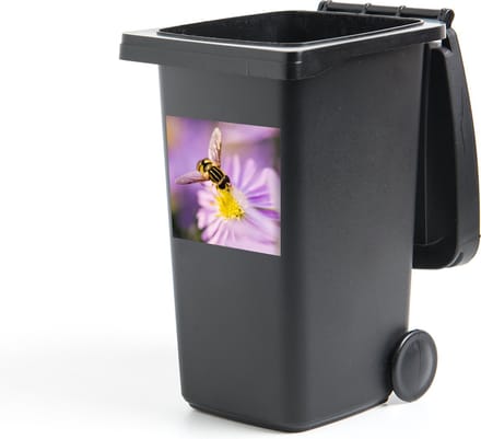 Container sticker Aster - Een bij zit op een aster bloem - 40x40 cm - kliko sticker - weerbestendige containersticker