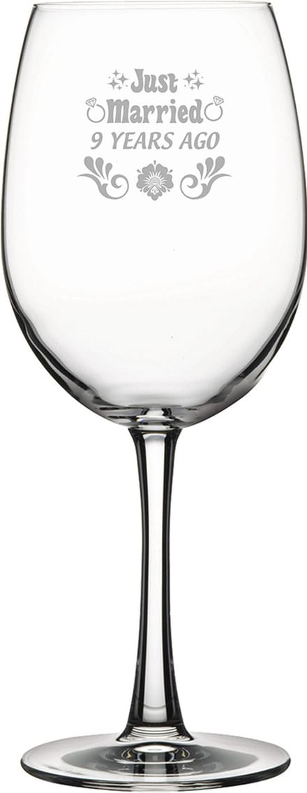 Gegraveerde rode wijnglas 58cl Just Married 9 years ago