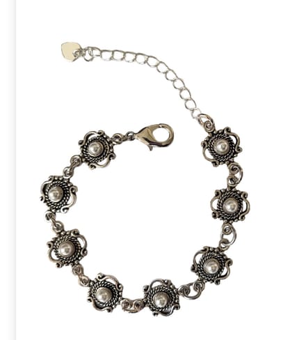 Armband met fijne Zeeuwse knopjes