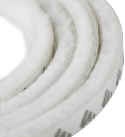 Dailygoods- Deurrubber 5m - Winddicht/Dustproof - Zelfklevend - Temperatuurweerstand - Borstelstrip - Voor Deuren/Ramen - Dichtstrip