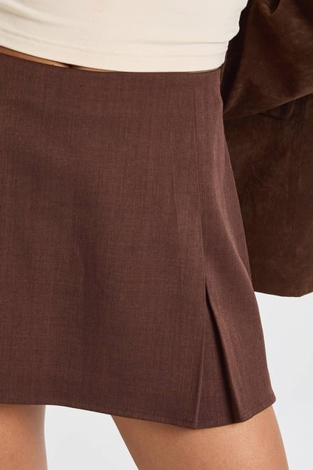 boohoo Dames Geweven geplooide skort | Chocolate | Maat: 10