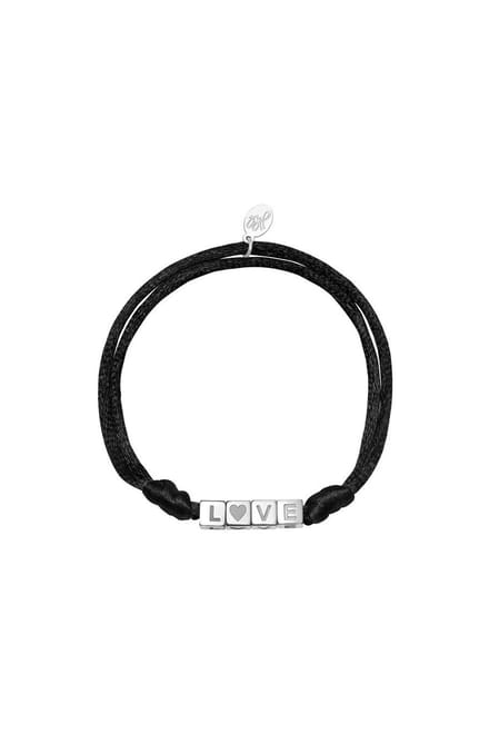 Armband met satijnen band en de letters LOVE - cadeau - luxe - letters - mam