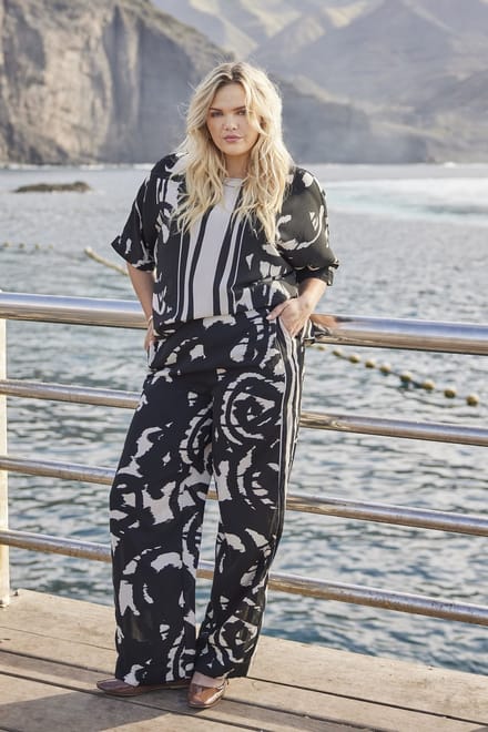 ONLY CARMAKOMA - CARNICON LIFE WIDE PANTS AOP - Dames - Leggings