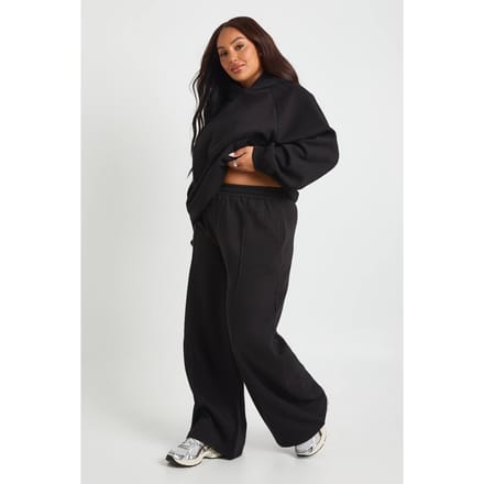boohoo Dames Plus Core Basic Pintuck-detail jogger met rechte pijpen | Zwart | Maat: 44