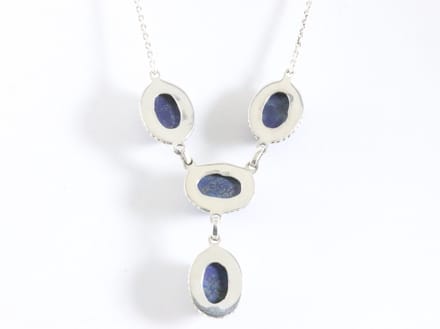 Bewerkte zilveren ketting met lapis lazuli
