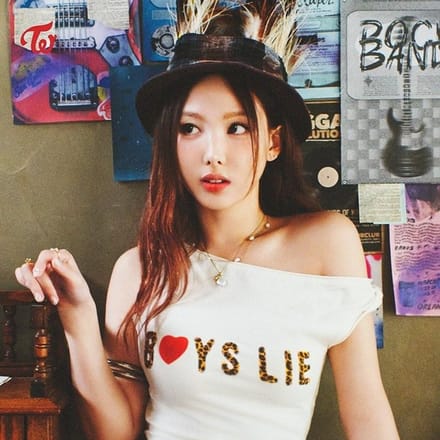 (Pré-commander)TWICE 6ème album japonais - ENEMY (Édition solo) Nayeon