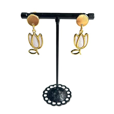 2 Love It - oorhangers - tulp - wit - goudkleurige bedel - handgemaakt - rvs