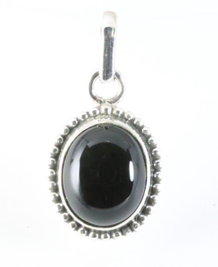 Fijne bewerkte ovale zilveren hanger met onyx
