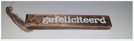 Label van hout - Tekst gefeliciteerd - met jute touwtje - 12x1,8x0,8cm (2 stuks)