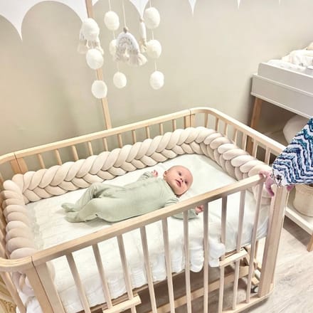 BabyRace - Co sleeper ledikant naturel inclusief vlechtbumper