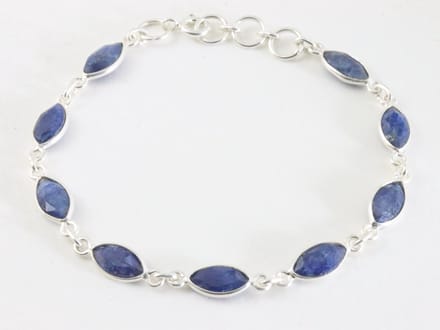 Fijne zilveren armband met blauwe saffier