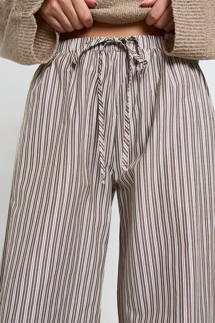 boohoo Dames Geweven Gestreepte Wijde Pijpenbroek met Elastische Taille | Chocoladebruin | Maat: 38