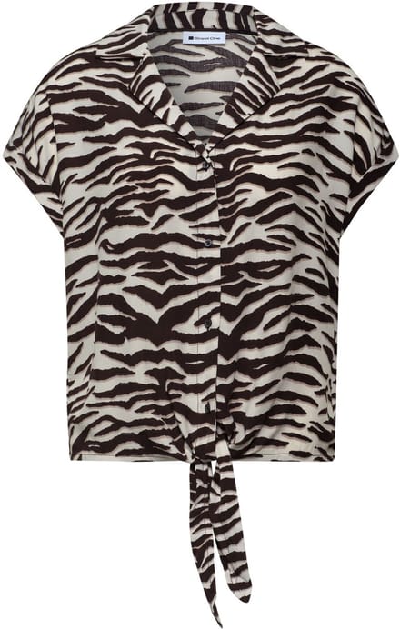 A346556 Buttoned blouse w bowling c
