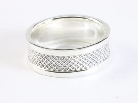 Zilveren ring met fijne bewerking - maat 23