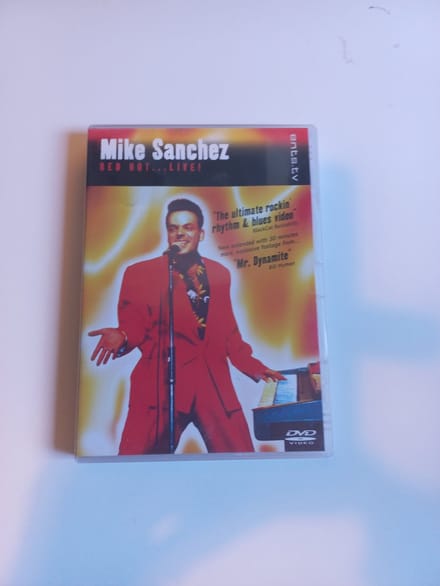Mike Sanchez - Red Hot... Live