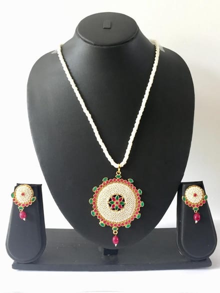 N3 Collecties Witte Parelketting Met Ronde Hanger