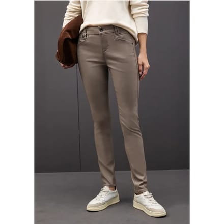 Slim Fit gecoate broek