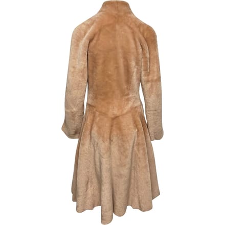 Bottega Veneta Volledige Lengte Shearling Jas in Beige Suede