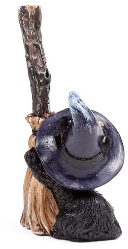 Figurine met hun bezem Puckator