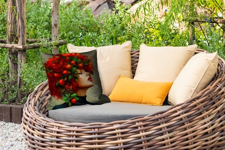 Tuinkussen - Vrouw - Appels - Rood - Bladeren - 40x40 cm - Weerbestendig
