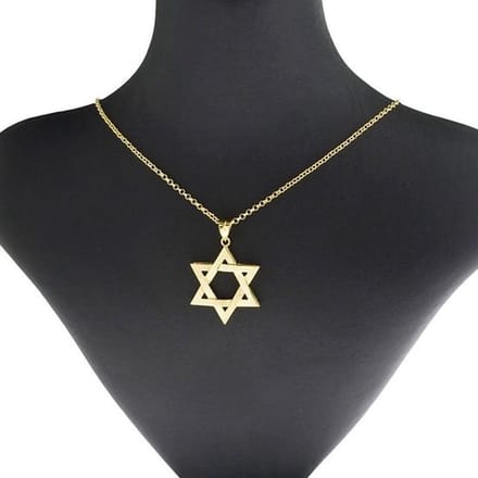 Ketting met davidster goudkleur. Ketting lengte ca. 50cm