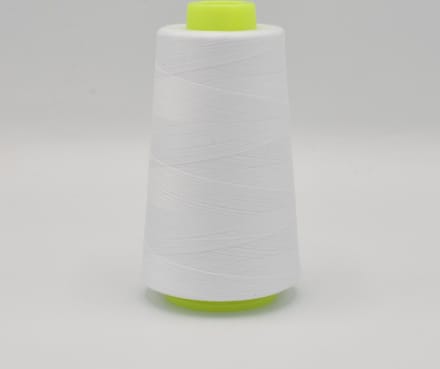 Overlock Garen per 4 stuks -  3000 Yards (2742 meter) per stuk - In 36 kleuren leverbaar - Wit