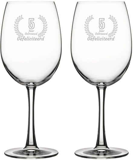 Gegraveerde set rode wijnglazen 58cl Gefeliciteerd 5 jaar getrouwd